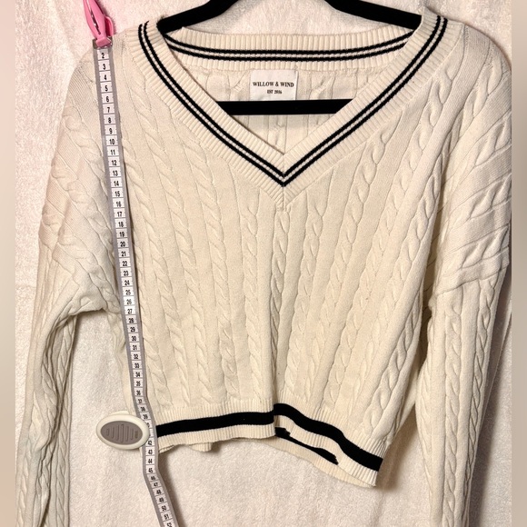 Preppy cropped cable-knit white sweater - Picture 4 of 6